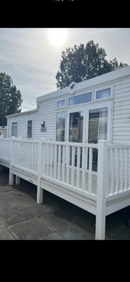 Holiday home 3 Bedroom Luxury Caravan Haven, Marton Mere *